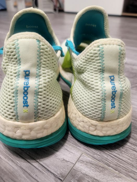 Продам фірмові кросівки Adidas pure boost x для бігу