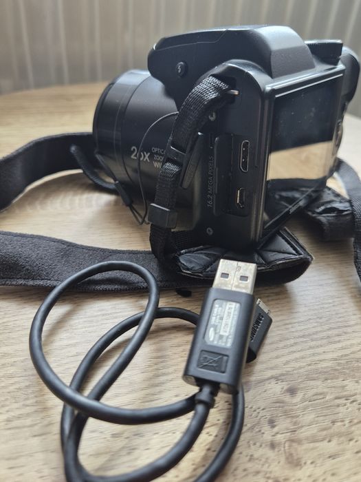 Aparat samsung WB100