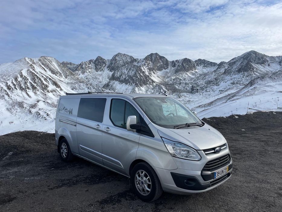 Campervan Ford Costum versao longa