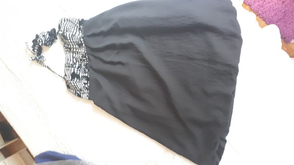 Vestido preto e branco