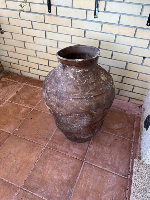 Pote Vaso olaria alentejana grande muito antigo em bom estado, possibidade de entrega