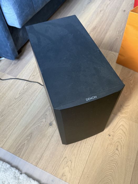 Glośniki Denon.