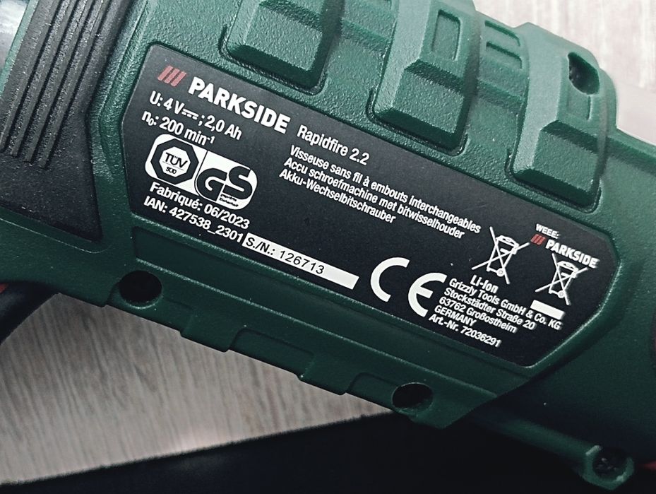 Акумуляторна викрутка PARKSIDE 4V Rapidfire 2.2 зі змінними насадками