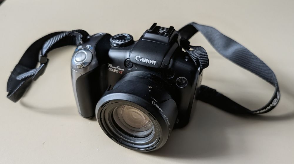 Canon PowerShot SX20 IS – Superzoom z obiektywem 20x i obrotowym ekranem!