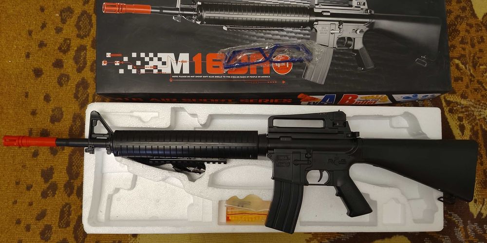 Детская игрушечная винтовка М16А2