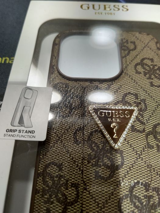 Etui Guess iPhone 15 Pro*Różne rodzaje*M