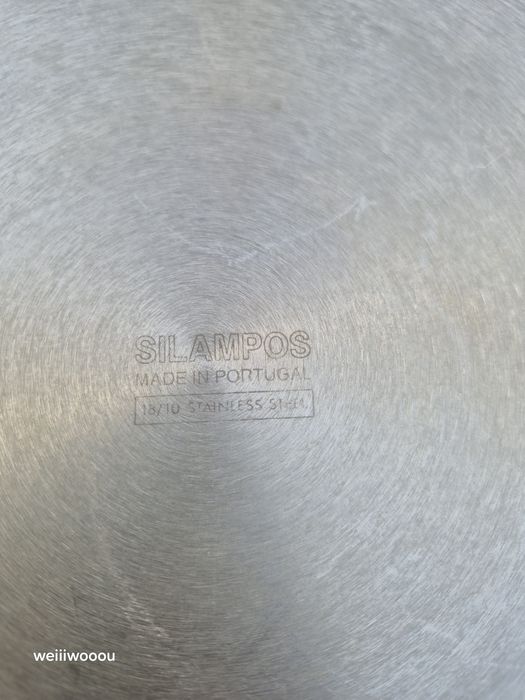 Caçarola Inox Silampos 24cm com tampo por placa  vitrocéramica, gaz. Excellente  estado.Entrego mão.
