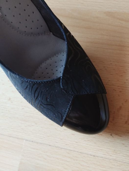 Czarne skórzane buty czółenka damskie Korzeniowski