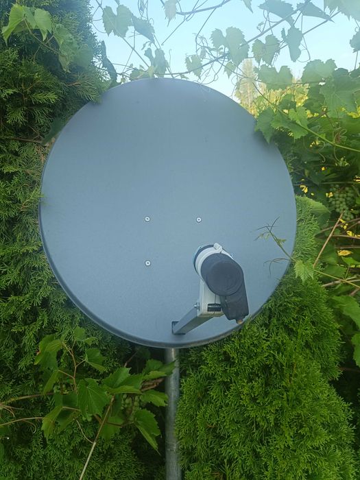 Antena satelitarna