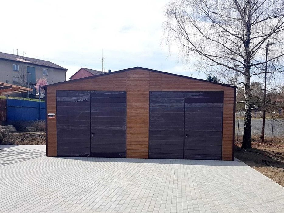 Blaszana montowana hala 8×9m- złoty dąb