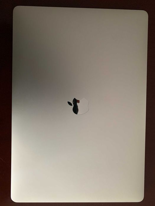 Computador Portátil Apple MacBook Pro i7 Touchbar 15.4''