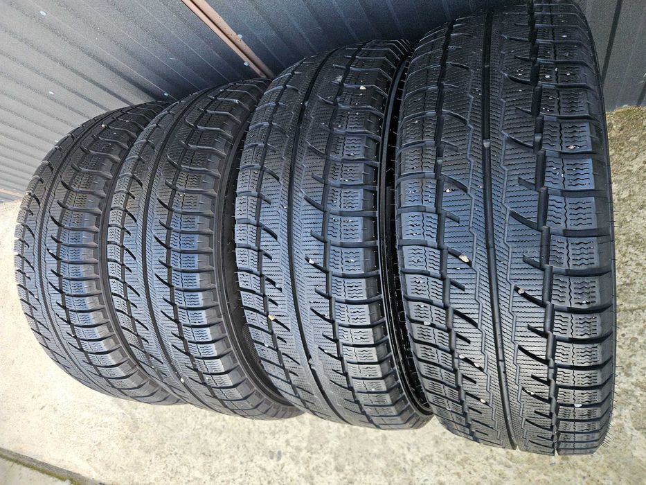 Opony zimowe 225/65R16c