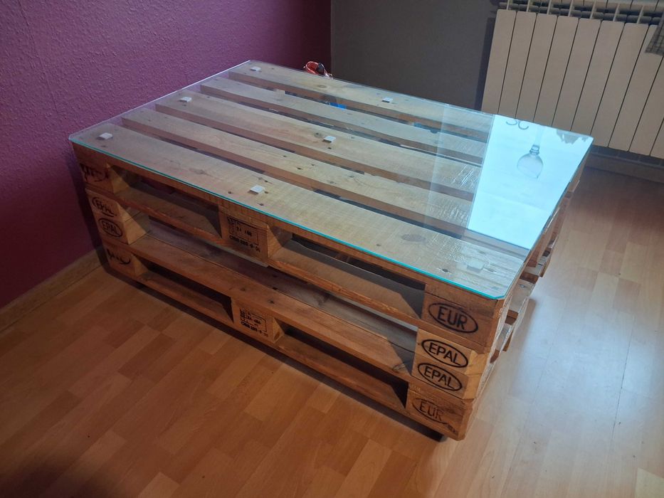 Stolik z palet na kółkach 80cm x 120cm