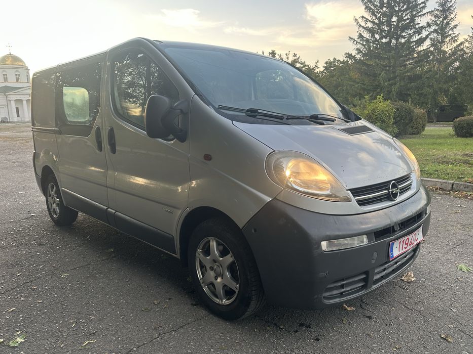 Opel Vivaro 1.9 DCi 2003 год
