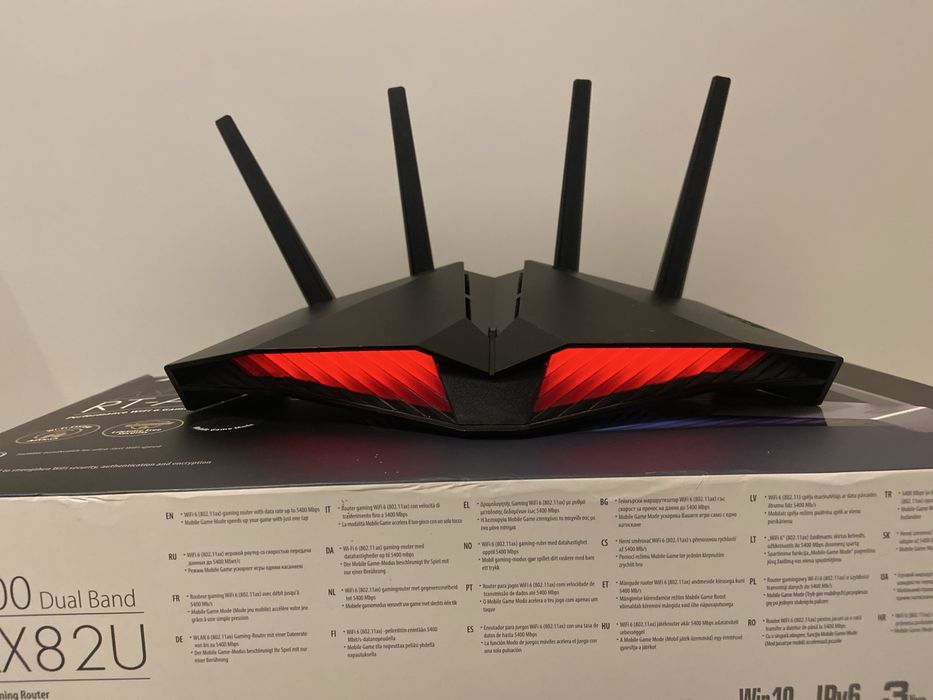 ASUS RT-AX82U AX5400 Wi-Fi 6 Gaming Router — como novo