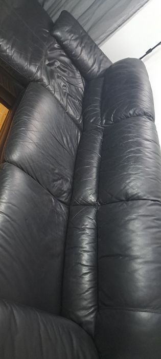 Vendo Sofá em Pele Preta