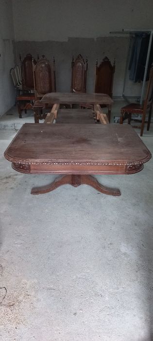 Mesa extensível com 8 cadeiras