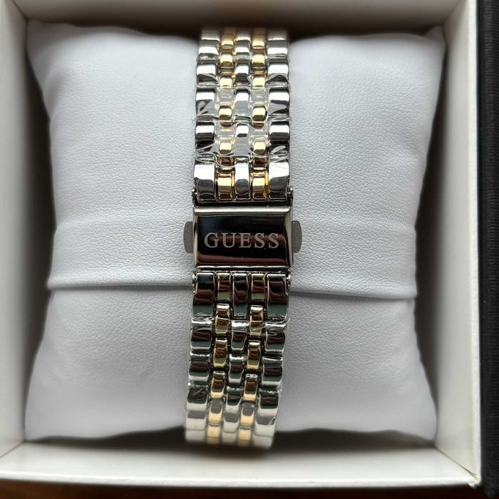 ХІт! Жіночий годинник на браслеті Guess з робочою датою