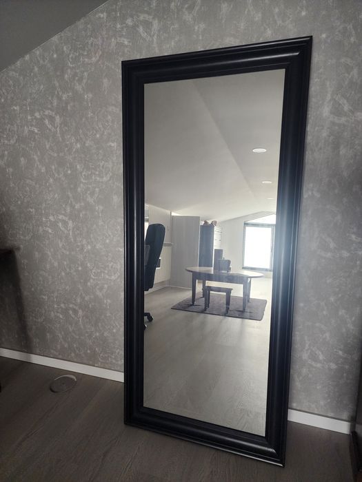 Quarto cama cómoda espelho