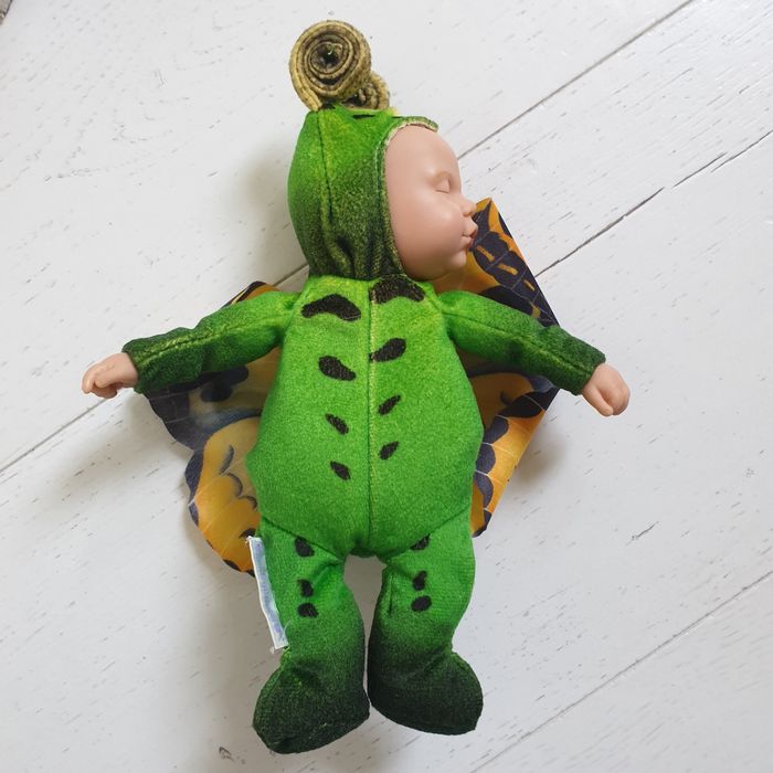 Anne Geddes laleczka niemowlę zielony motylek