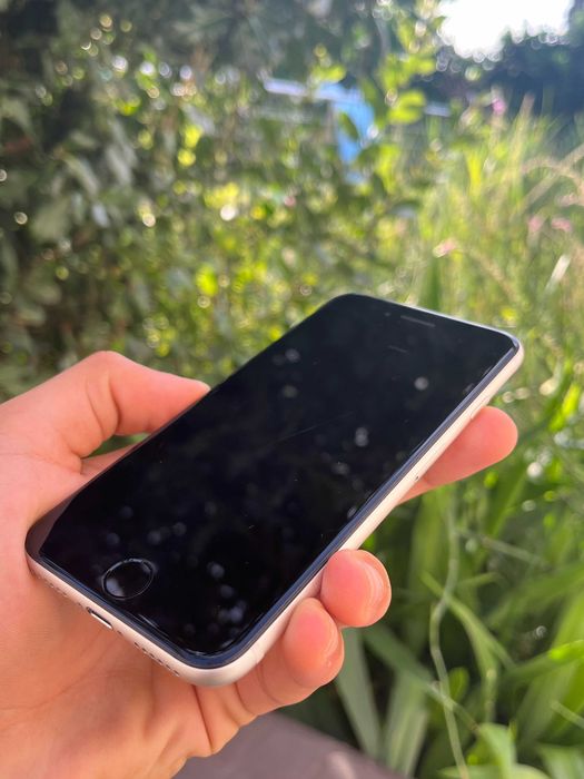 iPhone SE 2022 - 64GB