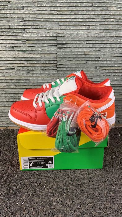 靴 Dunk Low by You/ SB Dunk Low 7 Eleven Nike By You x Dunk Low 