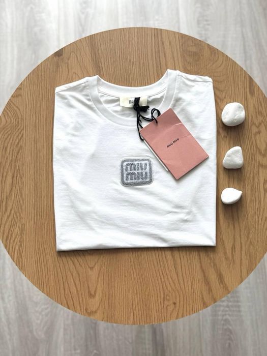 Розпродаж жіночої футболкт Miu Miu