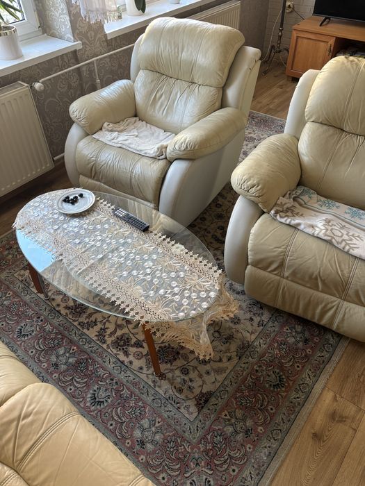 Używany, duży, wełniany dywan