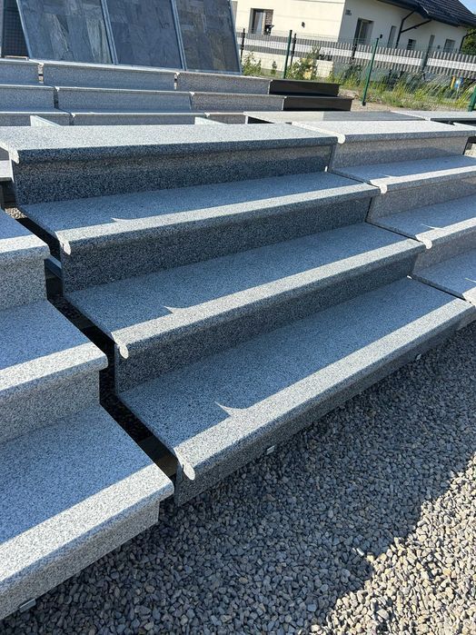 GRANIT Schody granitowe BULLNOSE stopień kamienny szary 150 cm