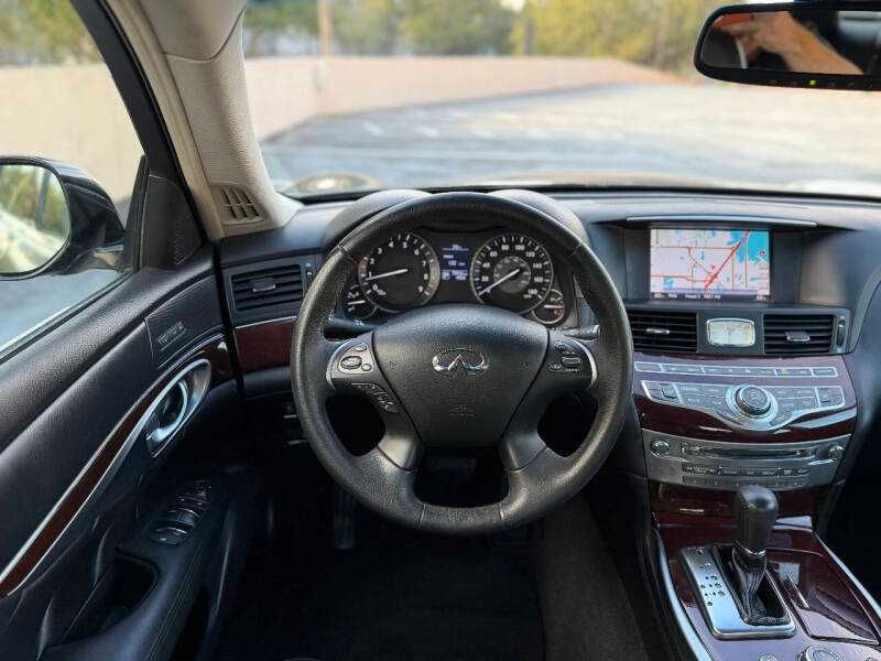 2015 Infiniti Q70L 3.7