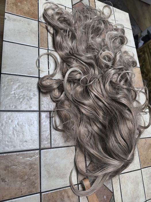 Peruka ciemny blond