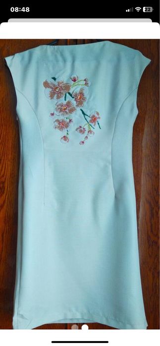 Продам плаття вишите бісером