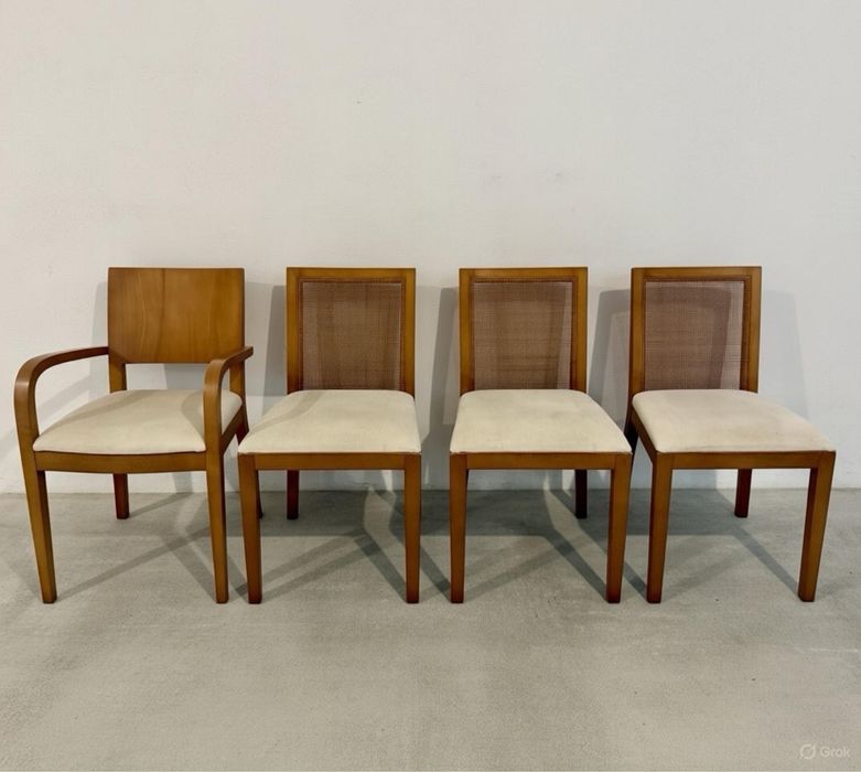 Cadeiras em cerejeira e palhinha