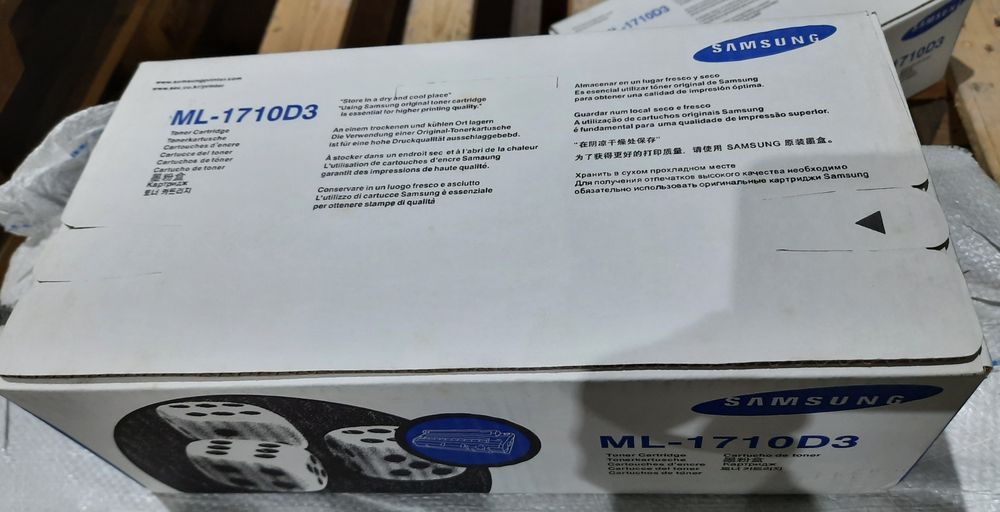 Новый оригинальный тонер картридж Samsung ML-1710D3