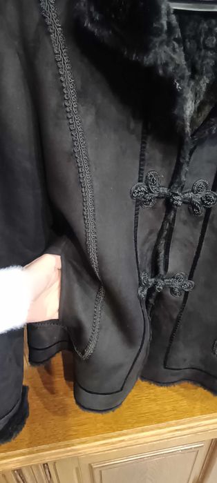 Kożuszek czarny rozm.L