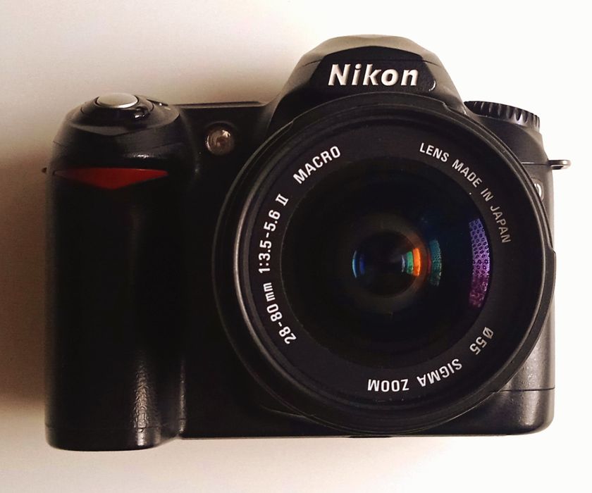 Nikon -  lustrzanka bez obiektywu