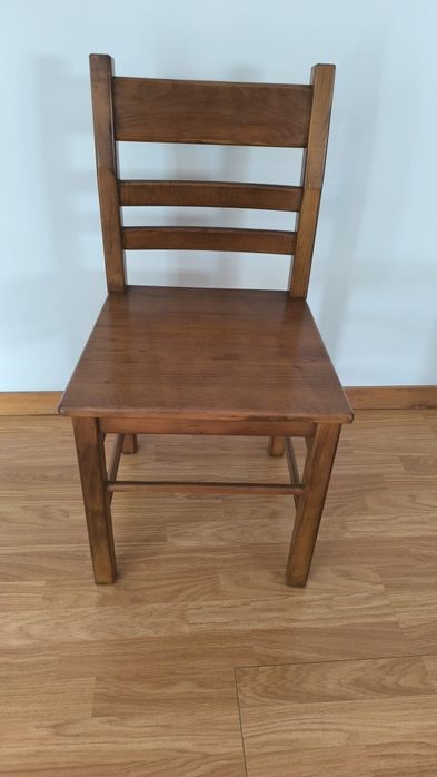 Mobília + mesa de jantar e cadeiras