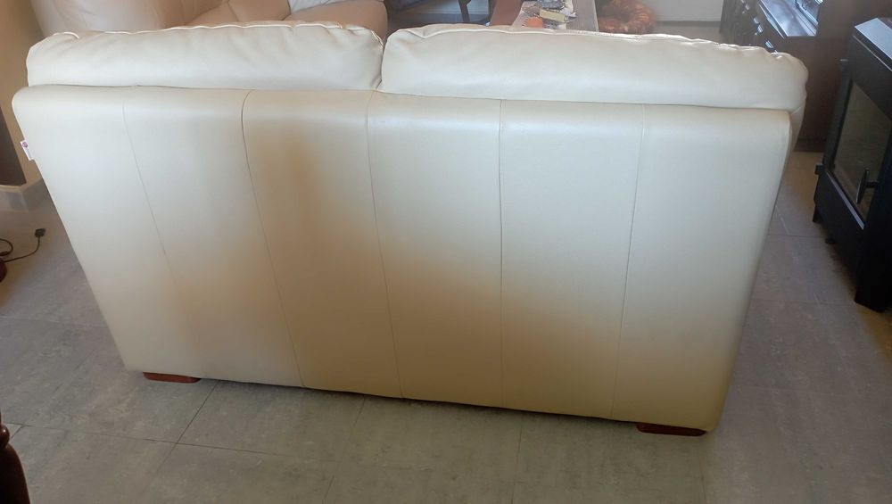 Sintra/ Sofá Pele Genuína,cor creme. Lisboa.