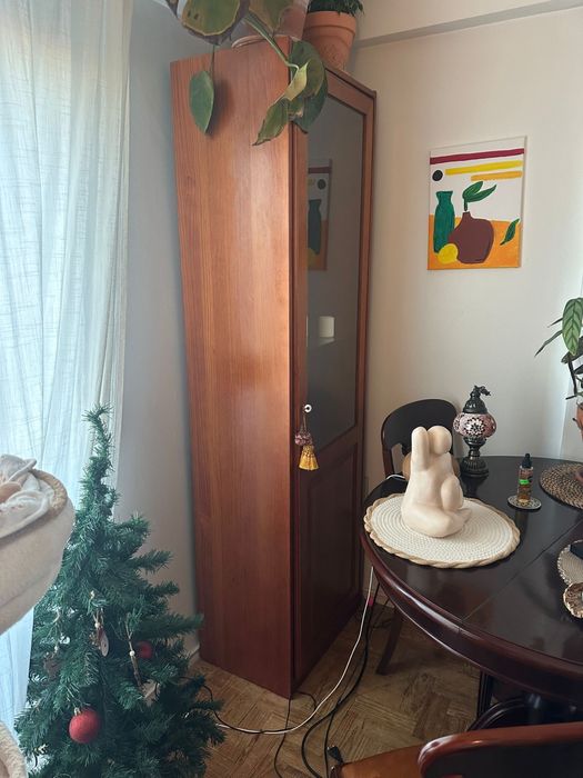 Armarios de sala com iluminação