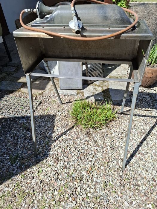 Grill gazowy ze stali nierdzewnej