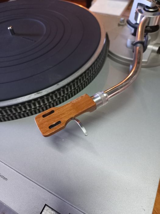 Gira discos Technics sl-d2
