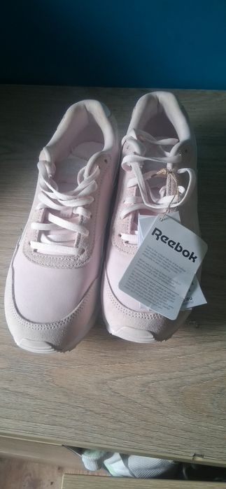 Sprzedam buty reebok nowe rozm 36