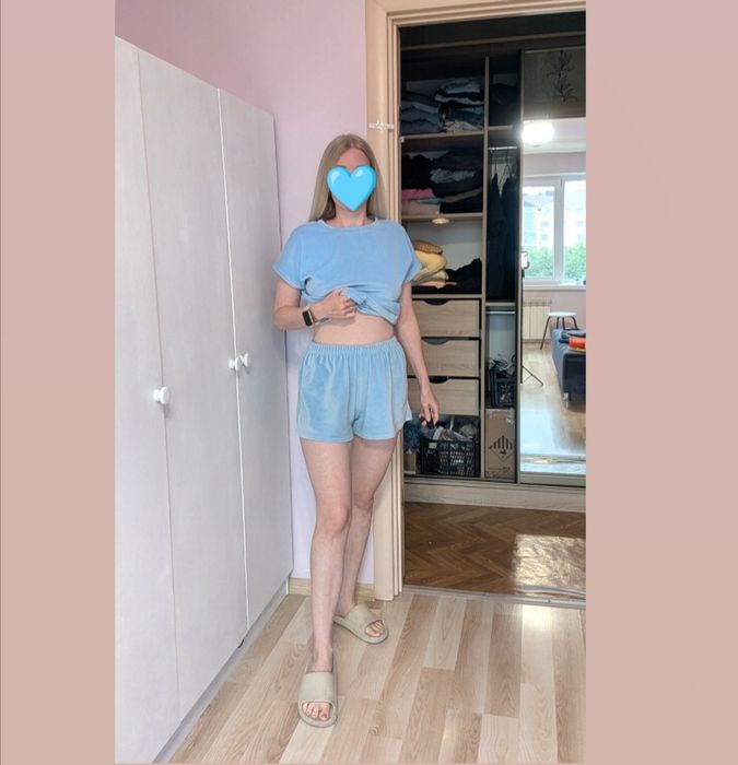 Голубий жіночий велюровий костюм 4 в 1 халат, штани, футболка, шорти