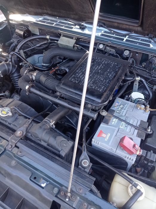 Мицубиси педжеро.