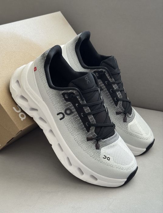 Кросівки жіночі ON cloudtilt white black 39 40