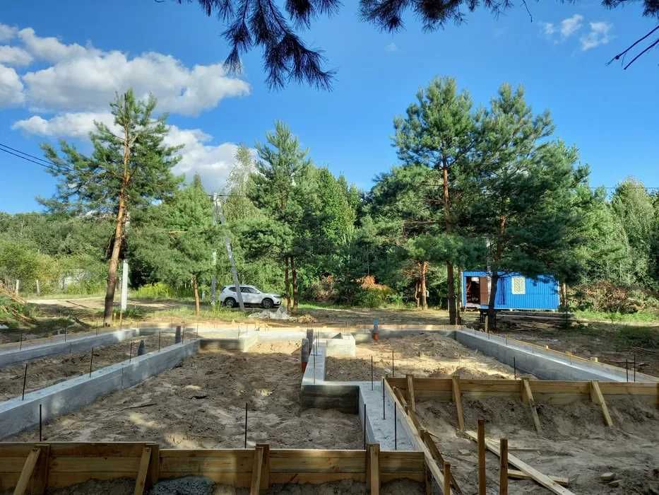 Вітаю. Продам Будинок, поруч ліс, ділянка 8 соток. Від забудовника.