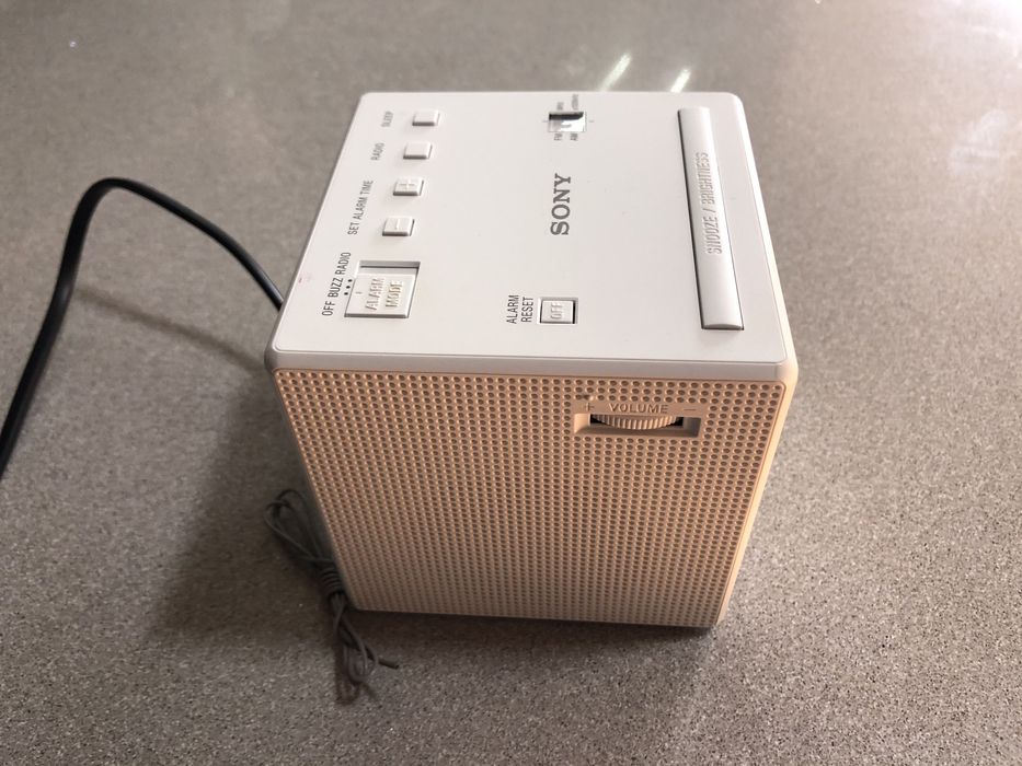 Sony ICF-C1W Clock Radio (Like New)64739979404033124