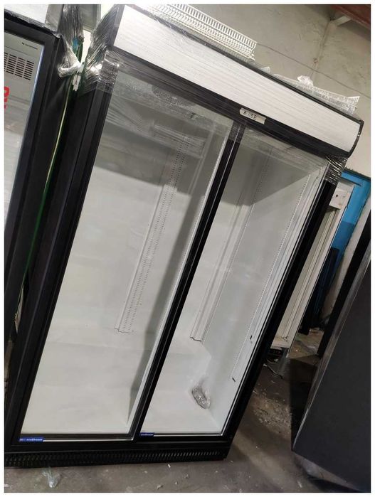 Холодильна шафа вітрина UBC Large 950 чорний, стан ідеал. Гарантія.