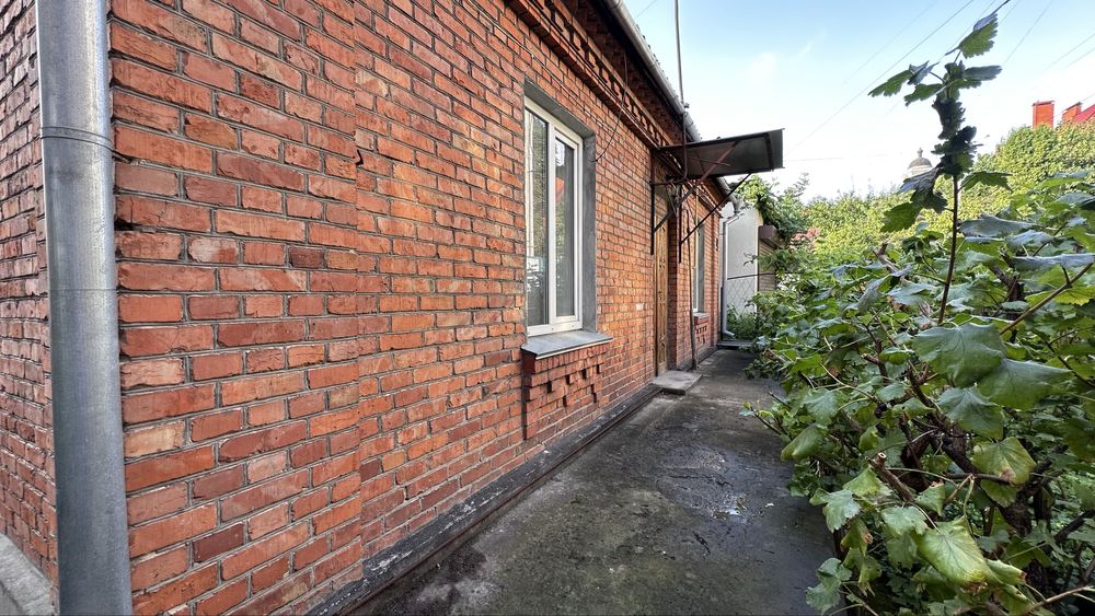 Продаж будинку в центрі міста