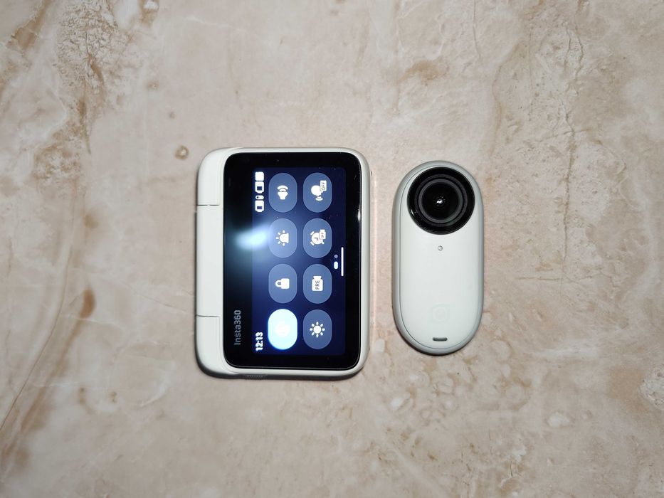 Екшн-камера Insta360 GO 3 128GB + аксесуари, кейс